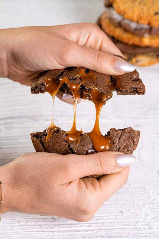 Galleta brownie y caramelo salado